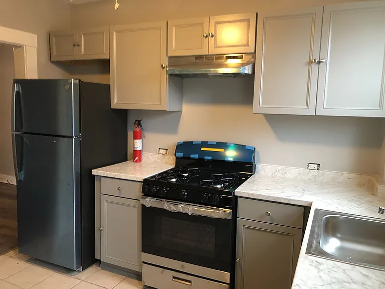 6121 Saint Marie St — Photo 2