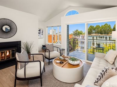 235 13th Avenue E #402, Seattle, WA, 98102