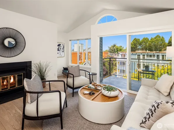 235 13th Avenue E #402, Seattle, WA 98102