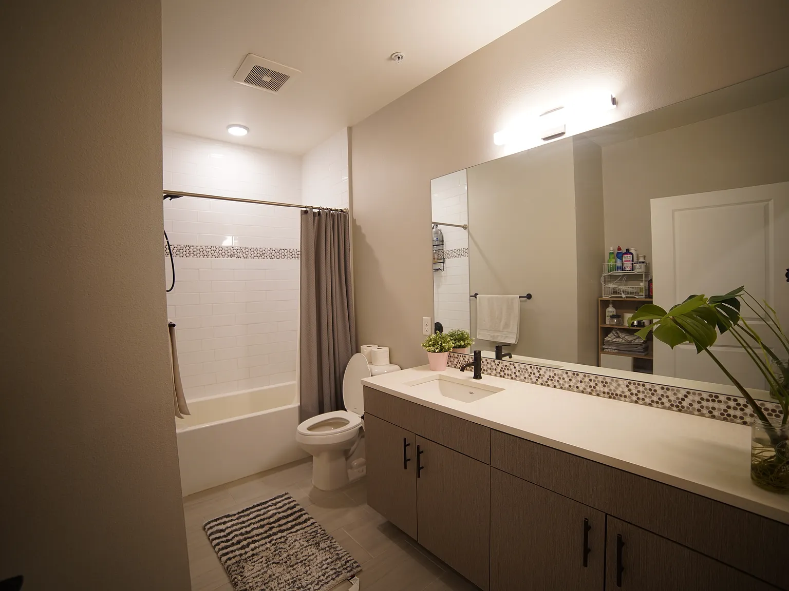 2729 W 28th Ave — Photo 3