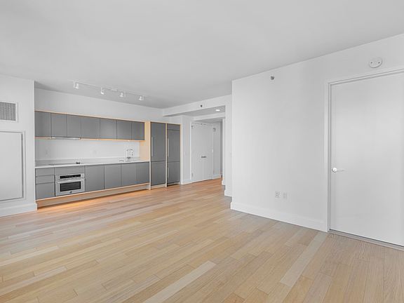 5th image of 10 City Poin APT 45D