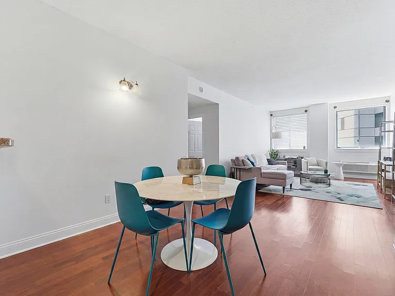 311 Washington St #9C — Photo 6