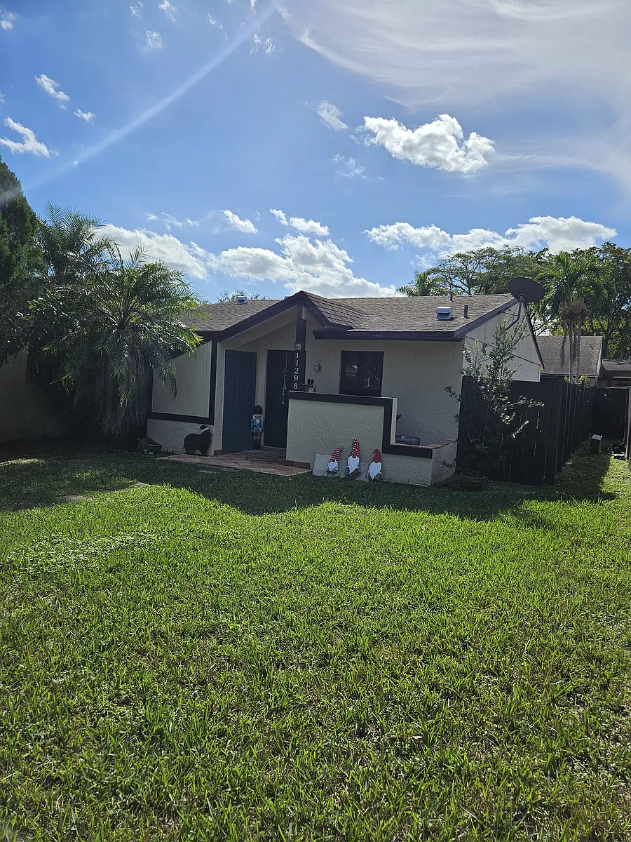 Building Photo - 11298 SW 116th Ter
