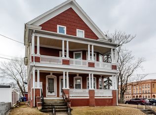 11 Kossuth St #1R, Pawtucket, RI 02860