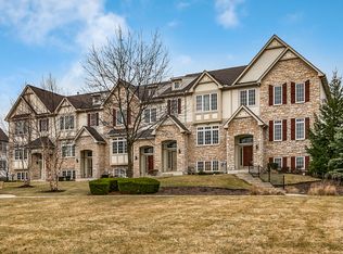 288 Edmundton Cir, Carol Stream, IL 60188