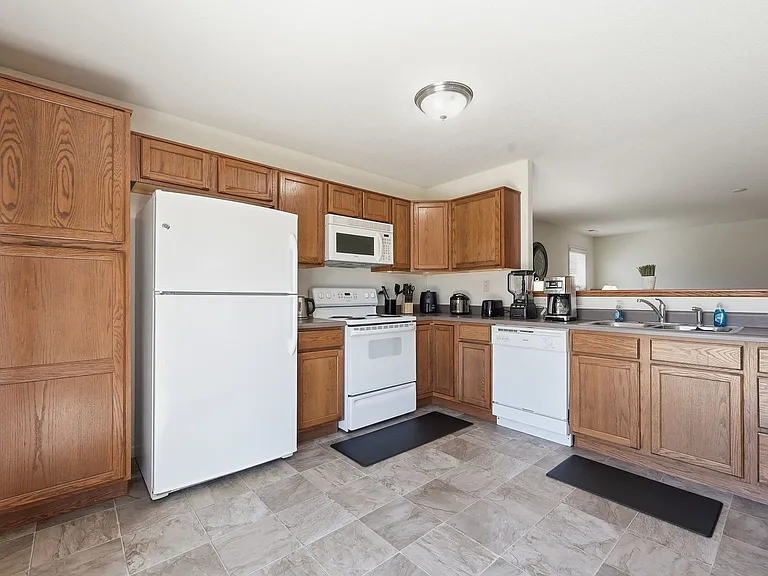 7430 Haida Way — Photo 5