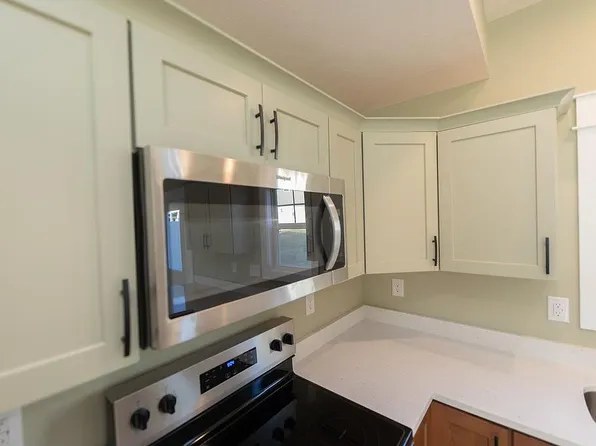 8310 S Prestiwick Dr, Newberry, IN 47449