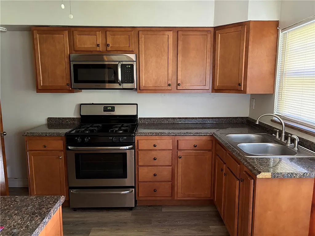 3 bed, 1478 sqft, $1,300 — Photo 4