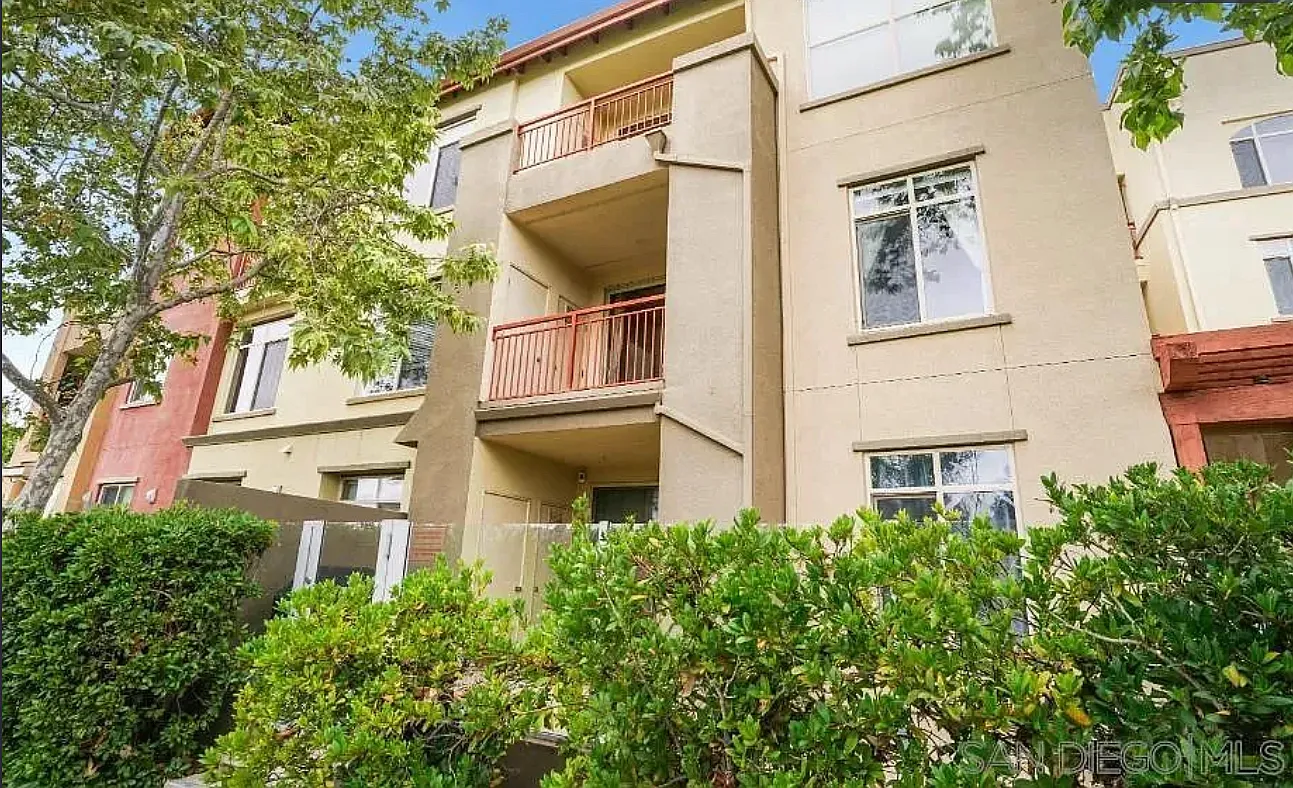 2 bed, 930 sqft, $3,000 — Photo 2