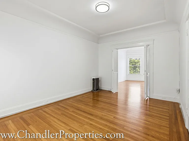 1135 Bay St — Photo 4