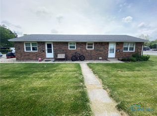 570 W 7th St, Perrysburg, OH