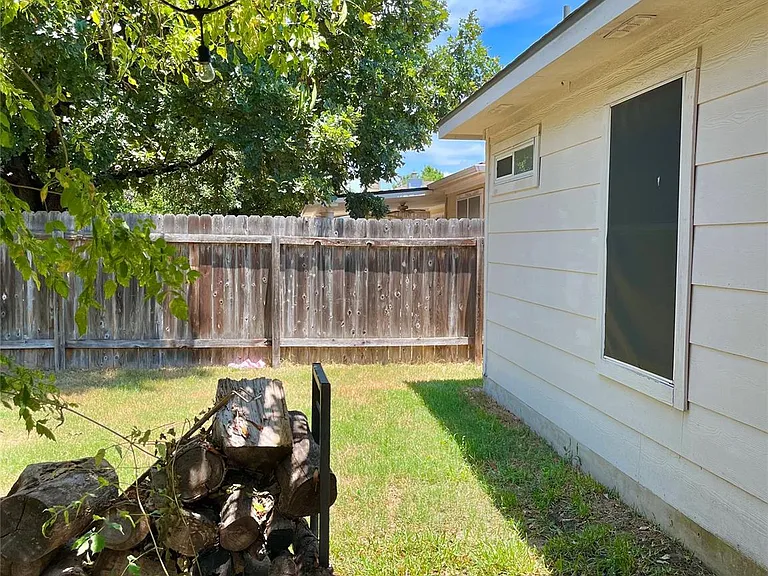 2117 Kimra Ln — Photo 34