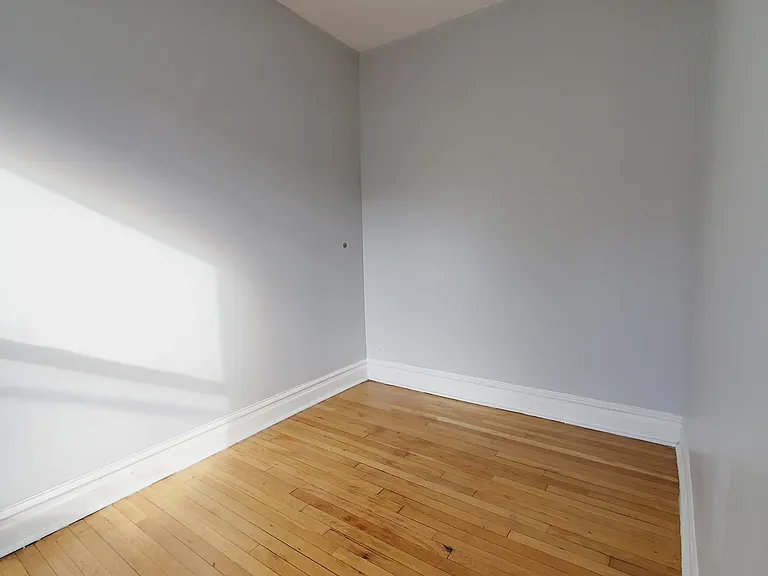 104 Baldwin Ave #2L — Photo 5