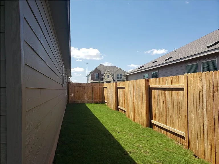 104 Mountain Maple St — Photo 22