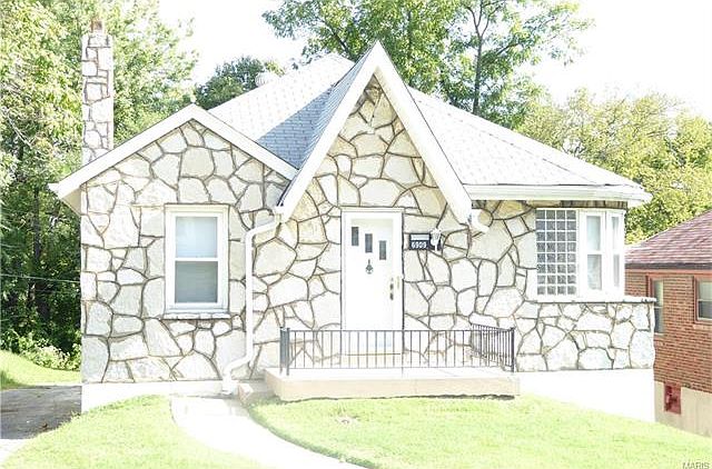 1st image of 6909 Woodrow Ave