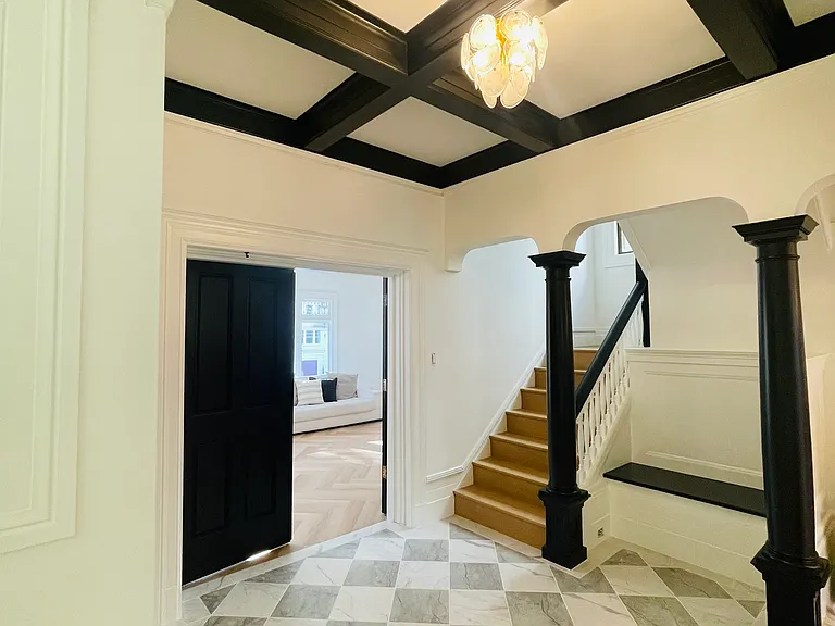 2822 Van Ness Ave — Photo 3
