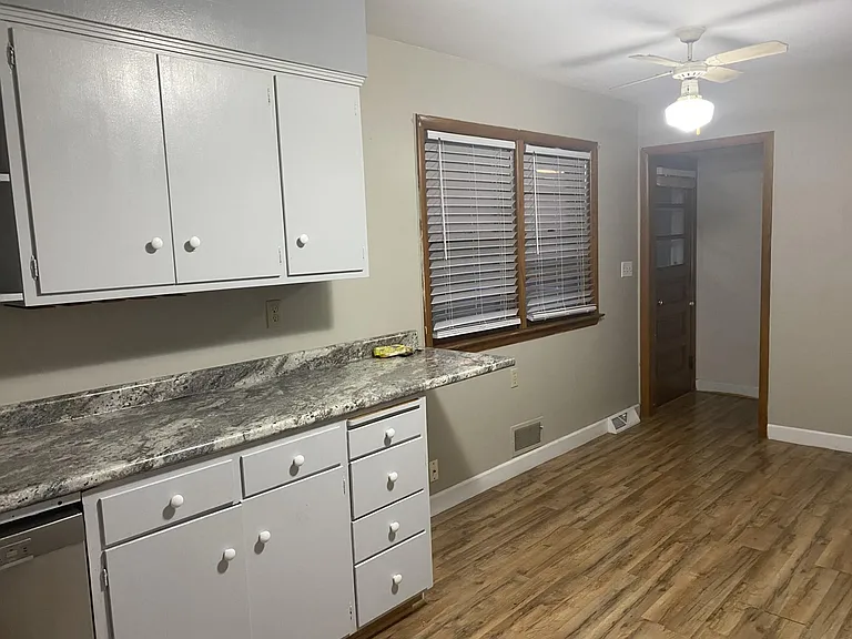1207 Eastview Rd — Photo 17