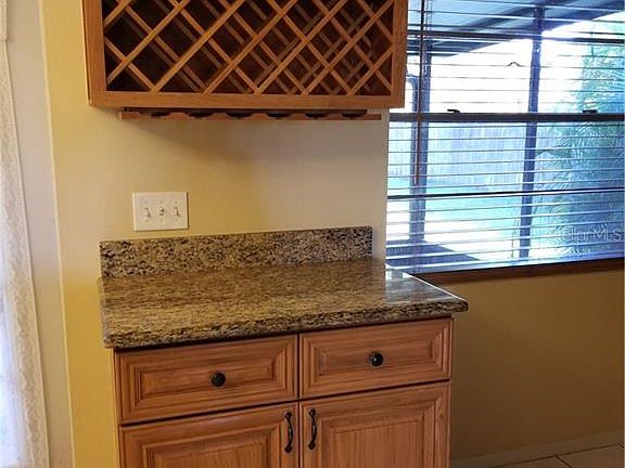 4th image of 1508 Thistledown Dr