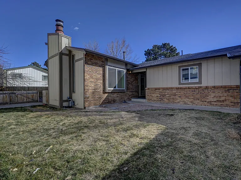 4318 Moonbeam Dr — Photo 1