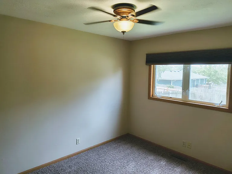 2515 N Main St — Photo 10