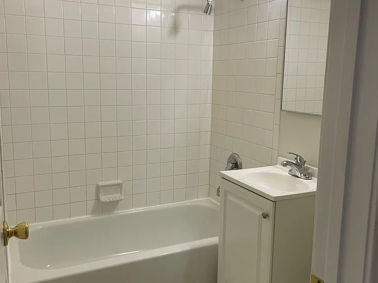 1305 Isabella St #4 — Photo 8