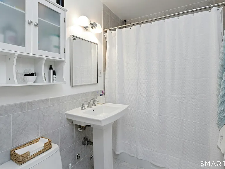 44 Strawberry Hill Ave #5C — Photo 16