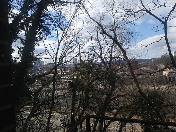 3rd image of 1263 Elsinore Ave APT 1
