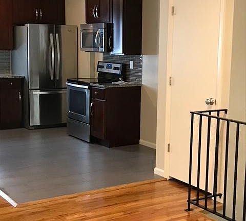 4th image of 1802 Wilson Ave #1