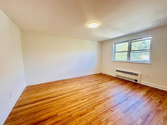 4th image of 1754 Seminole Ave Floor 2