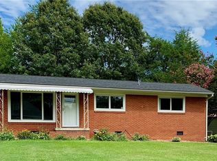 408 Park St, Randleman, NC 27317