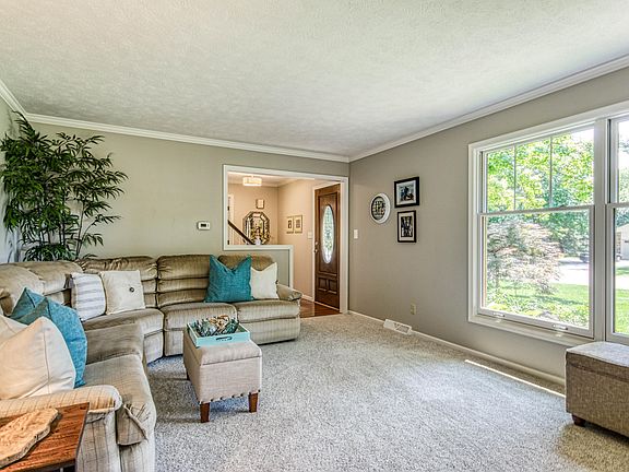 5th image of 7469 Candlewood Dr SE