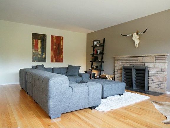 NEW APPLIANCES. ALSO IMAGINE THE POSSIBLITIES IF YOU OPENED UP THIS WALL