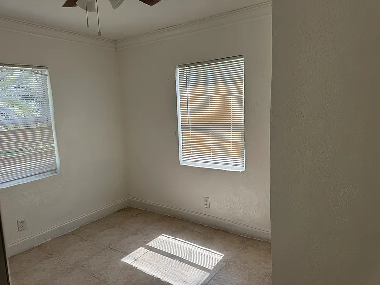 2849 NW 4th St — Photo 5