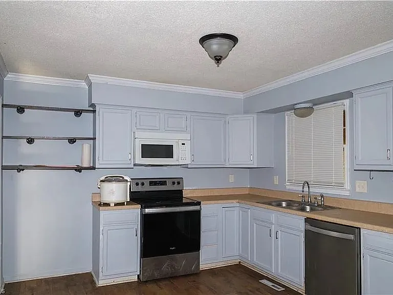 3706 Westfield St — Photo 10