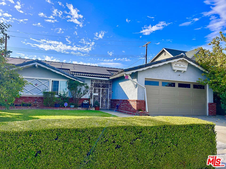 4 bed, 2.0 bath, 1496 sqft, $4,100 — Photo 2