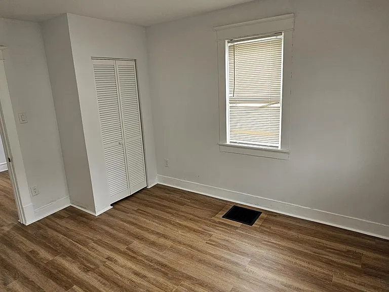 210 W McNeal St — Photo 20