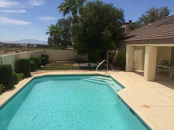 3rd image of 1108 Broken Hills Dr
