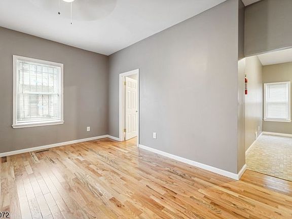 4th image of 199 12th Ave APT 1