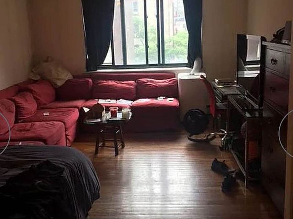 1st image of 247 Eldridge St APT 5B