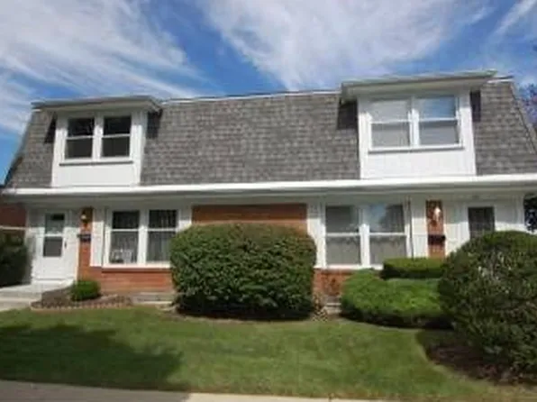 2226 Andover Ct, Schaumburg, IL 60194