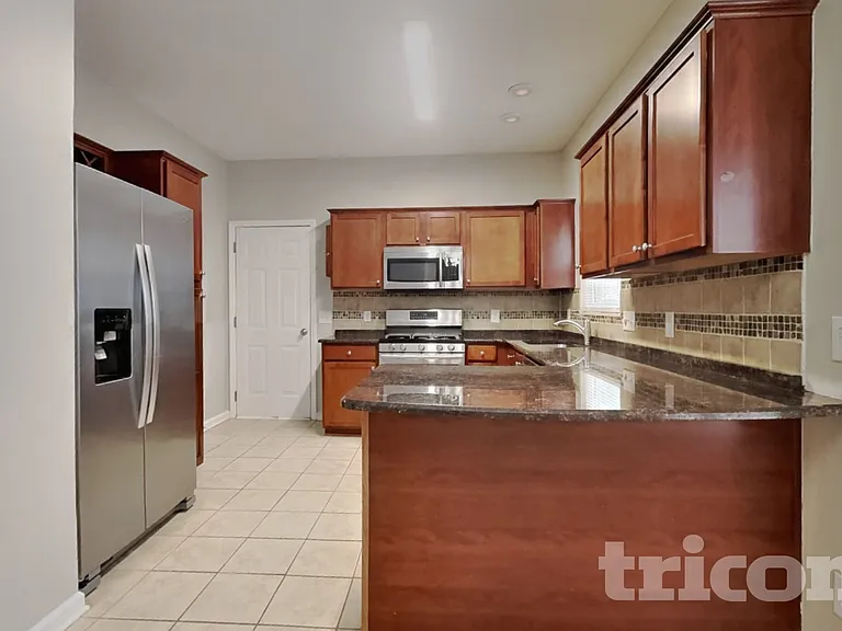 1017 Woodland Pointe Dr — Photo 5