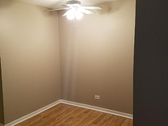 3rd image of 33 Briar St APT 33