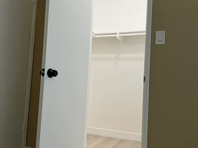 1515 Oak St #11 — Photo 22