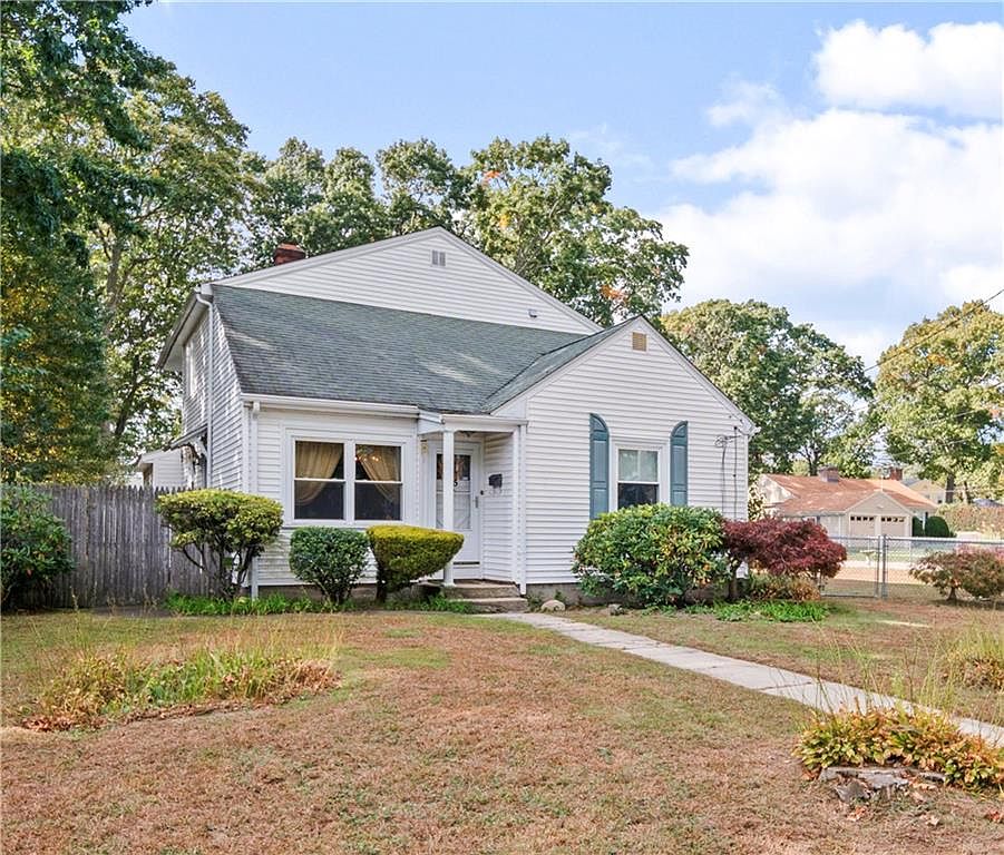 115 Riverside Dr, Riverside, RI 02915 | Zillow