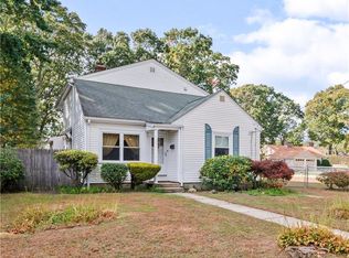 115 Riverside Dr E, Riverside, RI 02915