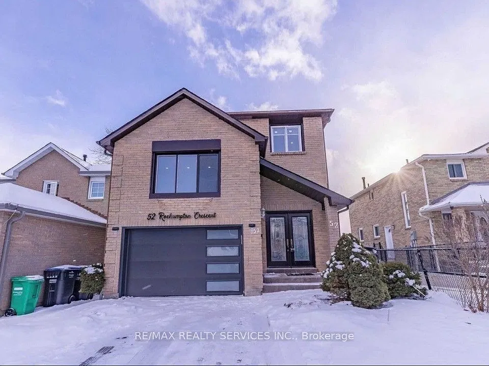 52 Roehampton Cres