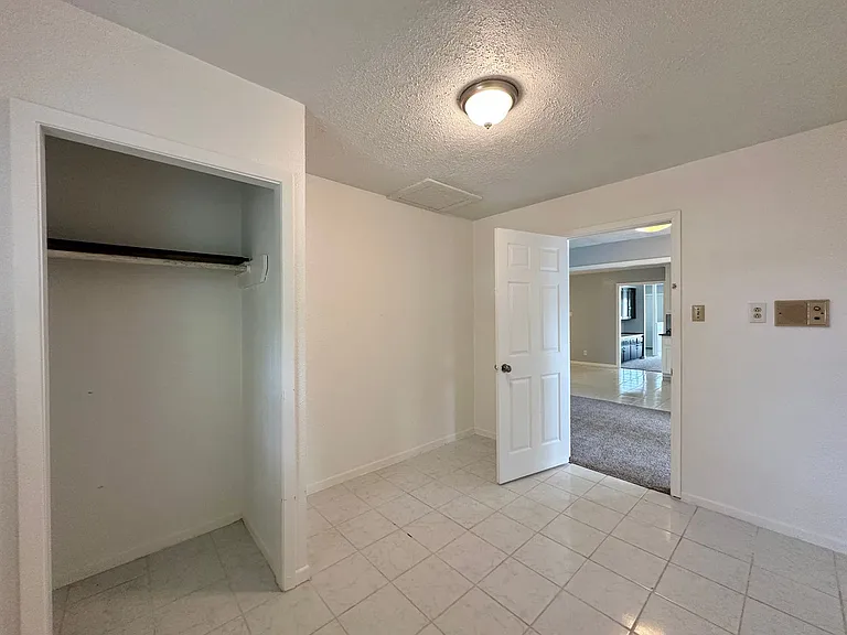 1801 Glendale Dr — Photo 18