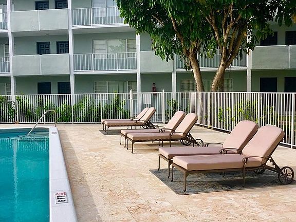 5th image of 2716 Vandiver Dr APT 11B