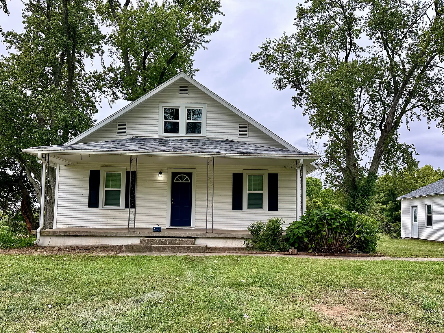 1147 S 250 W — Photo 1
