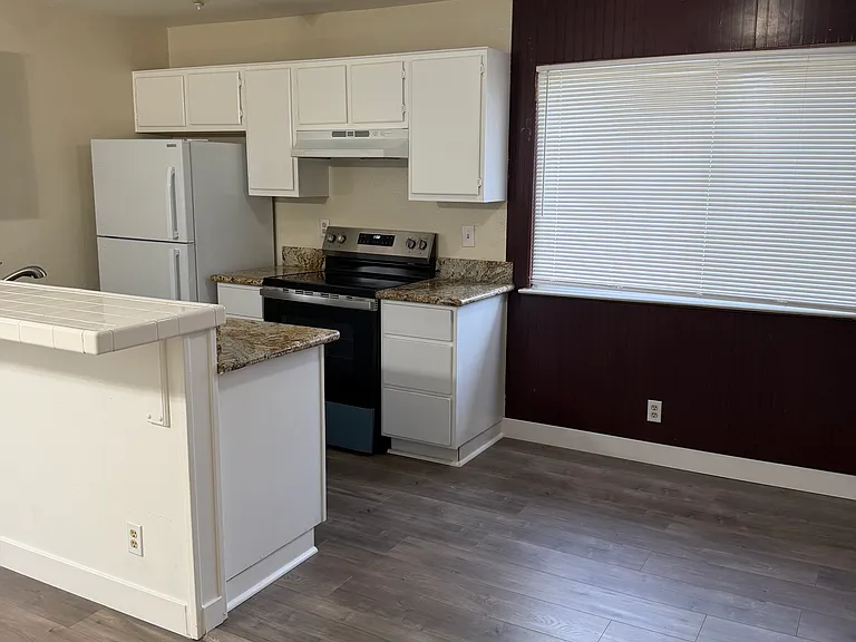 123 La Fresa Ct #4 — Photo 3